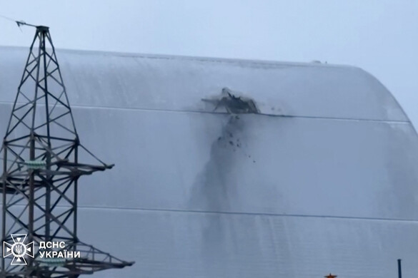 Jó nagy a lyuk az atomerőmű védőernyőjén