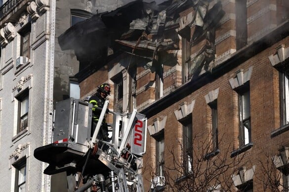 Hatalmas tűz pusztította el egy lakóház felső emeletét + VIDEÓ