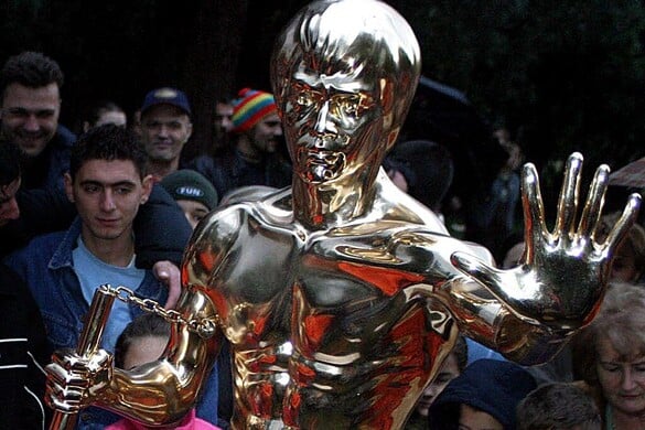 „Visszatért” Bruce Lee