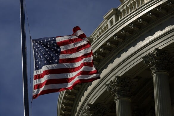 Az Egyesült Államok kormánya a világ mintegy harminc országából visszarendeli nagykövetét