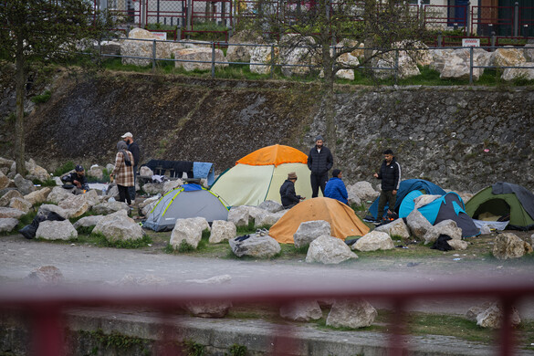 Embercsempészek szexuális zsákmányává válnak a női migránsok