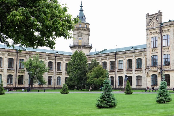 Razzia az ukrán felsőoktatásban: a sorkatonaság elől menekülőket keresik