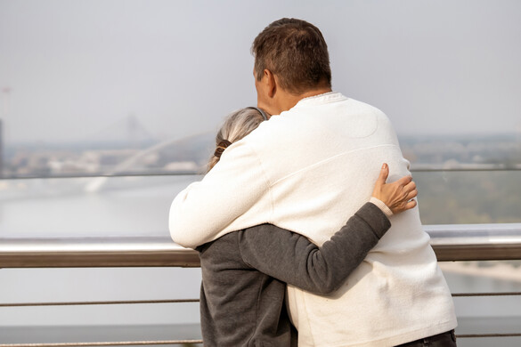 Miért érezzük olyan jól magunkat egy szoros ölelés után?