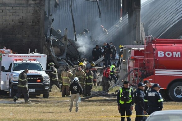 Lezuhant egy égési sérültet szállító mexikói katonai kisrepülőgép Texasnál