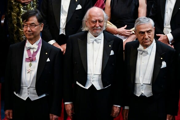 Krasznahorkai László átvette az irodalmi Nobel-díjat