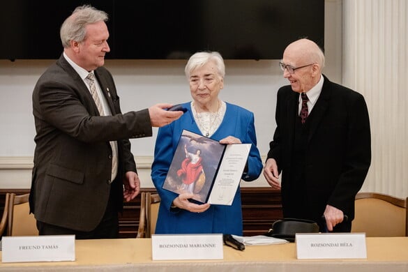 Az évszázad legnagyobb könyvadományával gazdagodott a Magyar Tudományos Akadémia