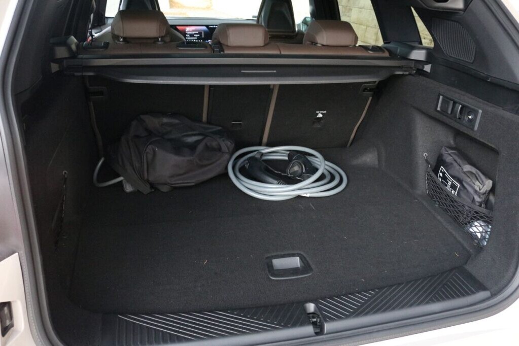 BMW X3 30e xDrive csomagartó