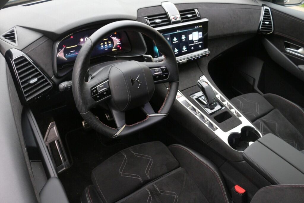 DS 7 BlueHDi Édition France belső