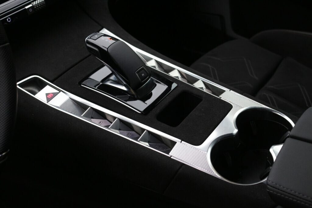 DS 7 BlueHDi Édition France belső