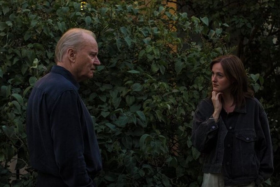 Stellan Skarsgard (Gustav Borg) és Renate Reinsve (Nora Borg)