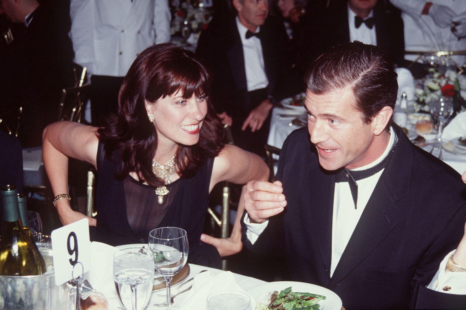 Steven Spielberg tiszteletére rendezett vacsorán első feleségével, Robynnal