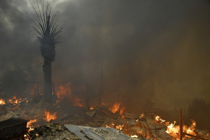 Chilében déli részén emberek ezreit menekítették ki a tűzvészek miatt