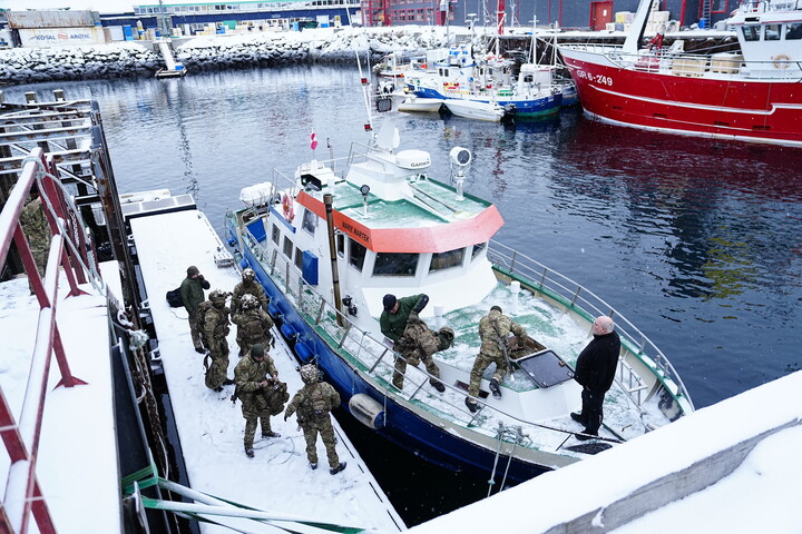 Franciaország NATO-gyakorlatot követel Grönlandon
