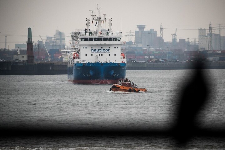 A spanyolok az orosz árnyékflotta tartályhajót kísérhetik