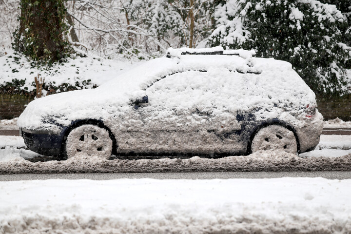 Az intenzív havazás miatt sok volt a baleset éjszaka