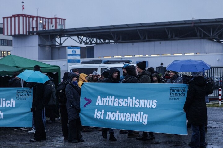 Antifa-aktivistákat állítottak bíróság elé