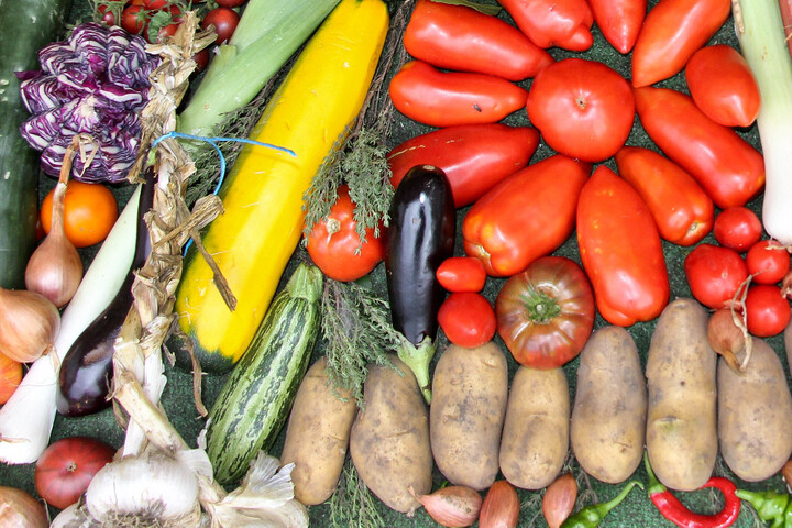 Miért nem szabad együtt tárolni a paradicsomot és a burgonyát?