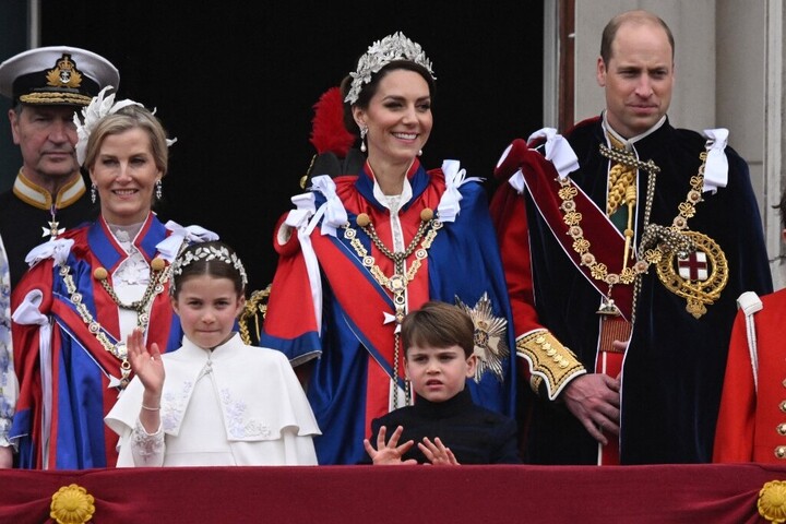 Ezért nem viselhet tiarát Sarolta hercegnő