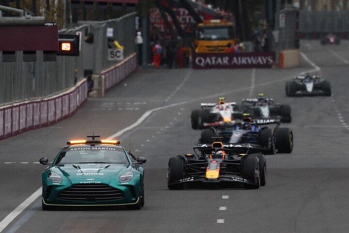 Megdöbbentő bejelentés a Forma–1-ben