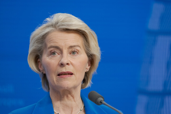 Brüsszel beterjesztette a kilencven milliárdos hitelfelvételt