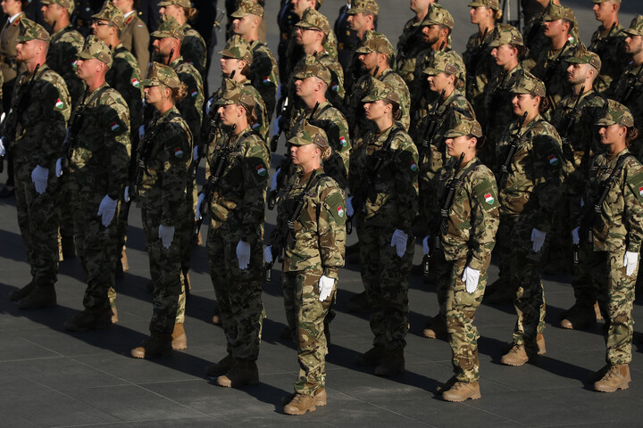 A magyarok nagy többsége ellenzi a sorkatonaságot