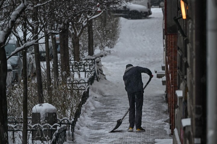 Fotó: AFP/NurPhoto/Artur Widak Jól forgatják a lapátokat az ifjak