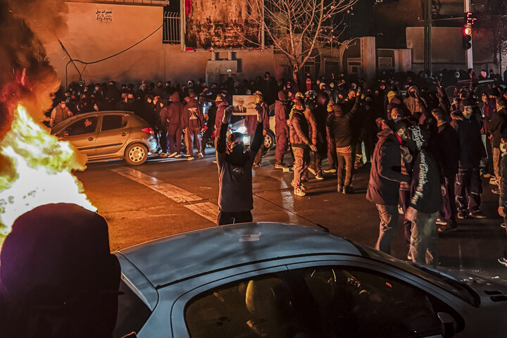 Az EU szankciókat fog javasolni az iráni elnyomás felelőseivel szemben