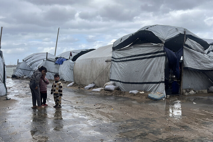 A fegyverszünet ellenére október óta több mint 100 gyermek halt meg Gázában