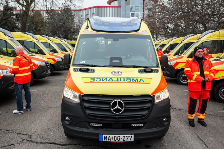 Fotó: Facebook/Magyarország Kormánya Megújult a mentőflotta