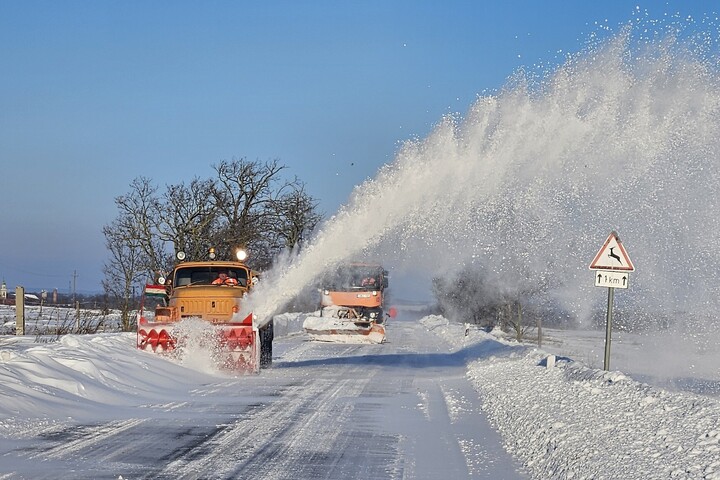 Hófúvásra és havazásra figyelmeztet a meteorológia pénteken