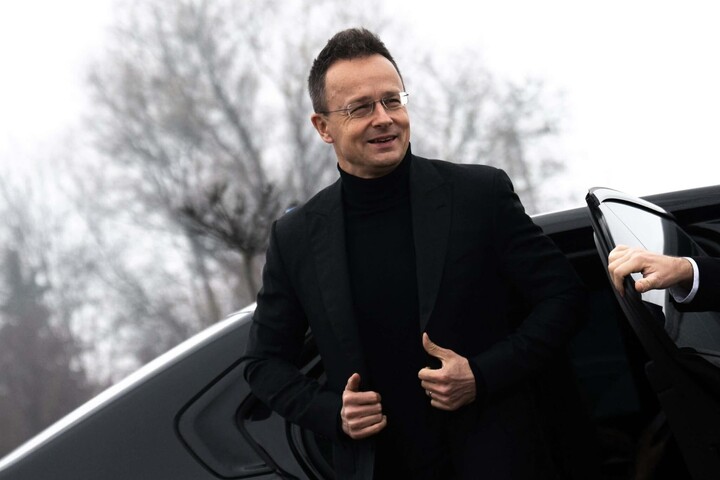 Szijjártó Péter a rezsicsökkentésről