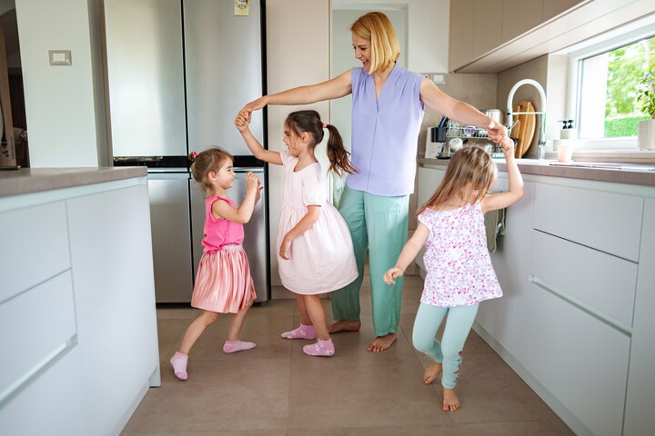 Honnan ered a zene ütemére való mozgás iránti vágy?