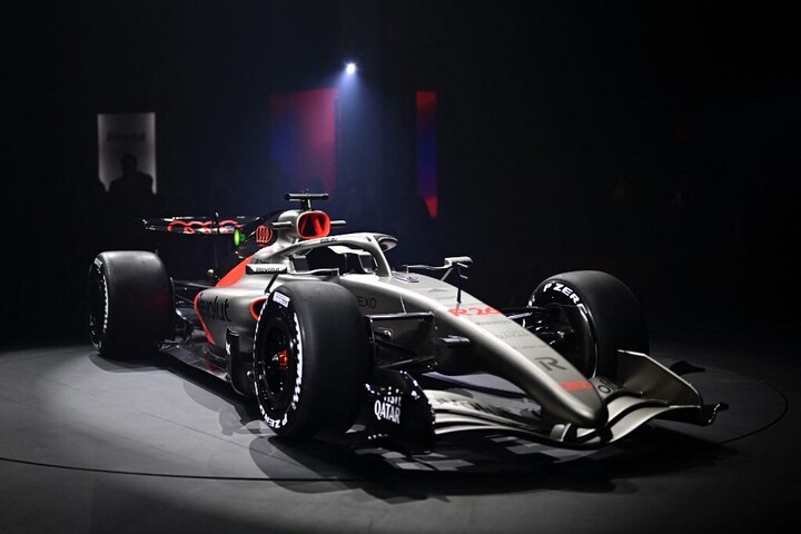 Bemutatta Forma-1-es autóját az Audi