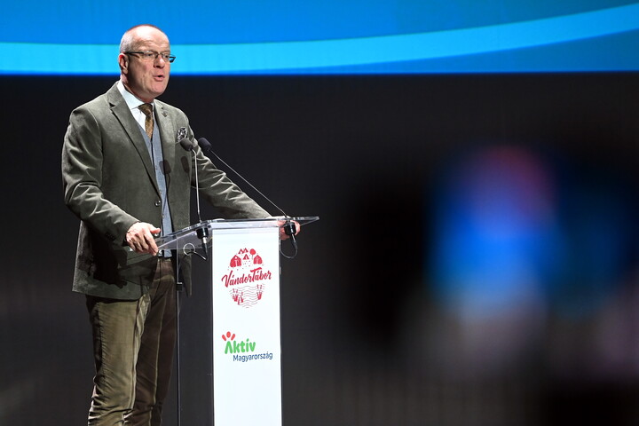 A vándortáborok a jövő közösségeit építik