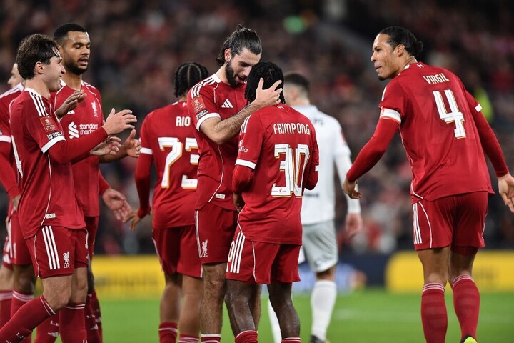 FA Kupa: Szoboszlai bombagólt lőtt, majd nagyot hibázott, de a Pool simán továbbjutott