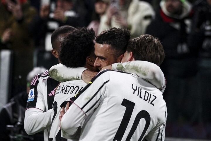 A Juventus 3-0-ra legyőzte a címvédő Napolit