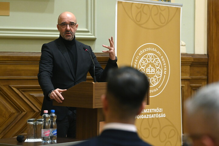 "Átrendeződnek a nagyhatalmi egyensúlyviszonyok"