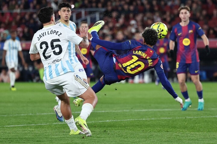 A második félidőben elintézte a listavezető a sereghajtót