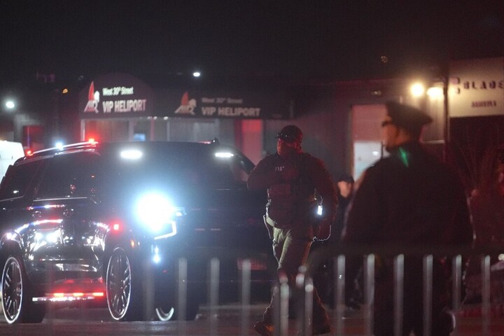 Maduro papucsban és megkötözve + Videó