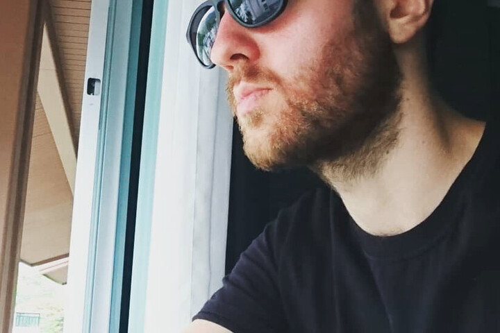 Mit tegyünk (és mit ne tegyünk) mélyen benőtt szőrszálak eltávolításakor?