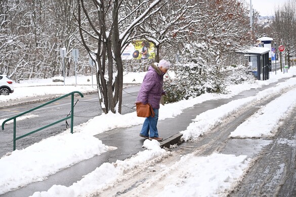 Pénteken csúszós utakra kell számítani