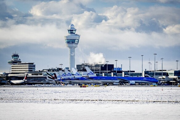 Súlyos fennakadásokat okozott egész Európában a havazás