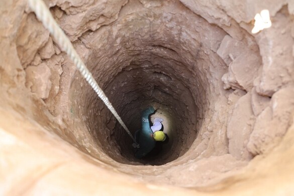 Kútból mentették ki a nyugdíjast