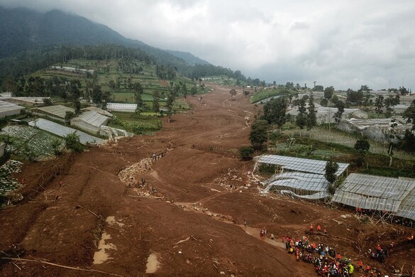 Halálos földcsuszamlások Indonéziában
