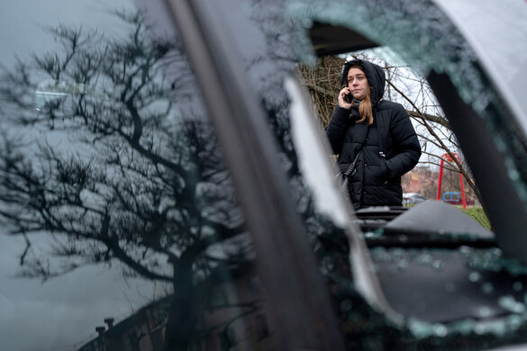 Merénylet: felrobbantották egy katona autóját Kijevben + Videó