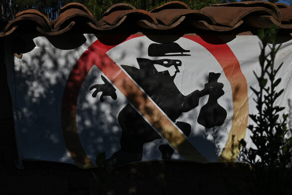 Gyerekkel járt lopni a nagyanyó