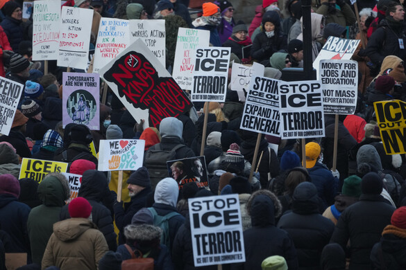 Clinton és Obama ismét uszít