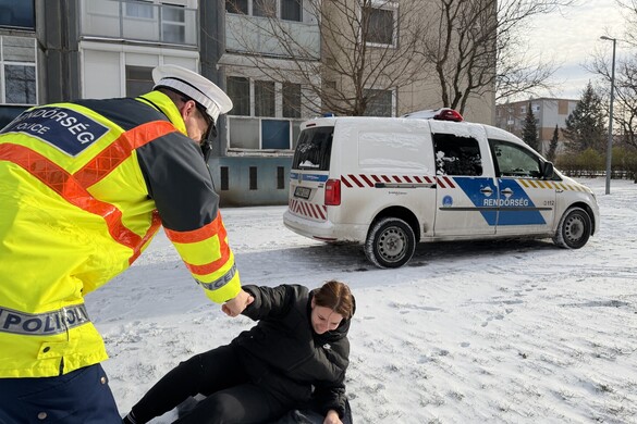 Fokozott rendőri jelenlétet a havazás idején