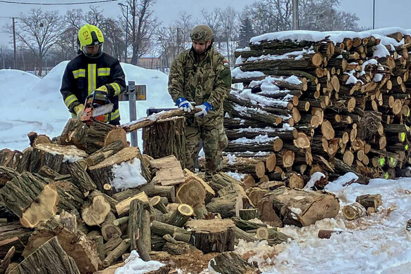 A segítségnyújtás a hétvégén is folyamatos