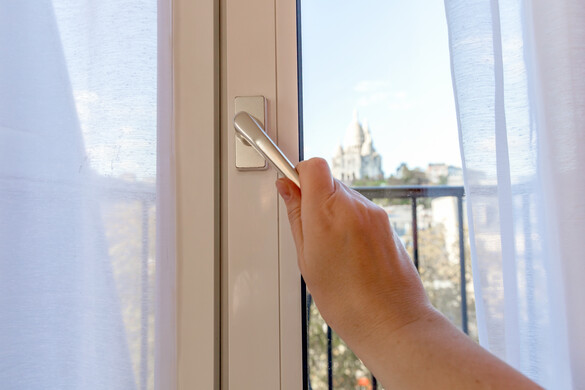 Ezért érdemes minden reggel kinyitni a hálószoba ablakát